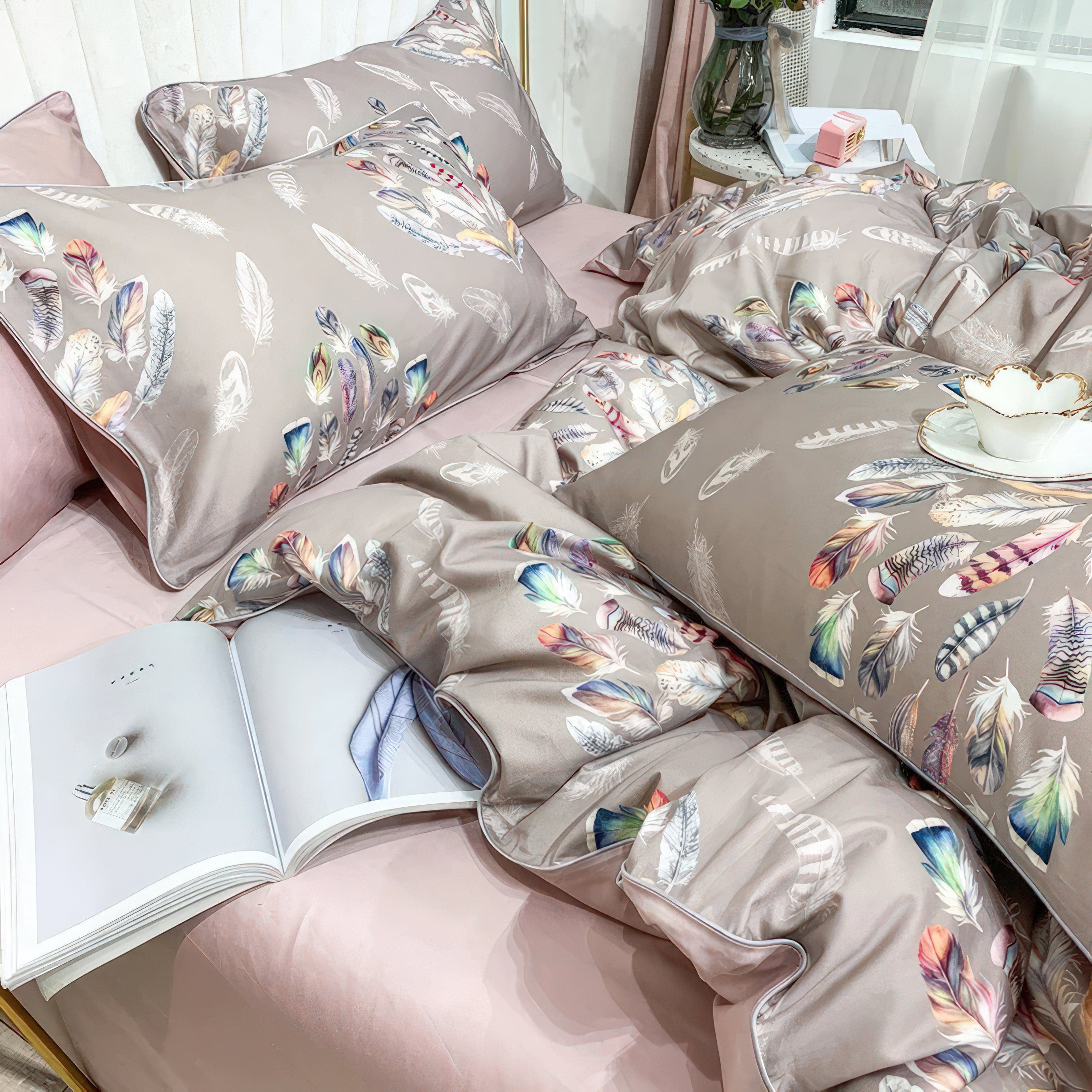 Light Feathers - Pillowcase Pair