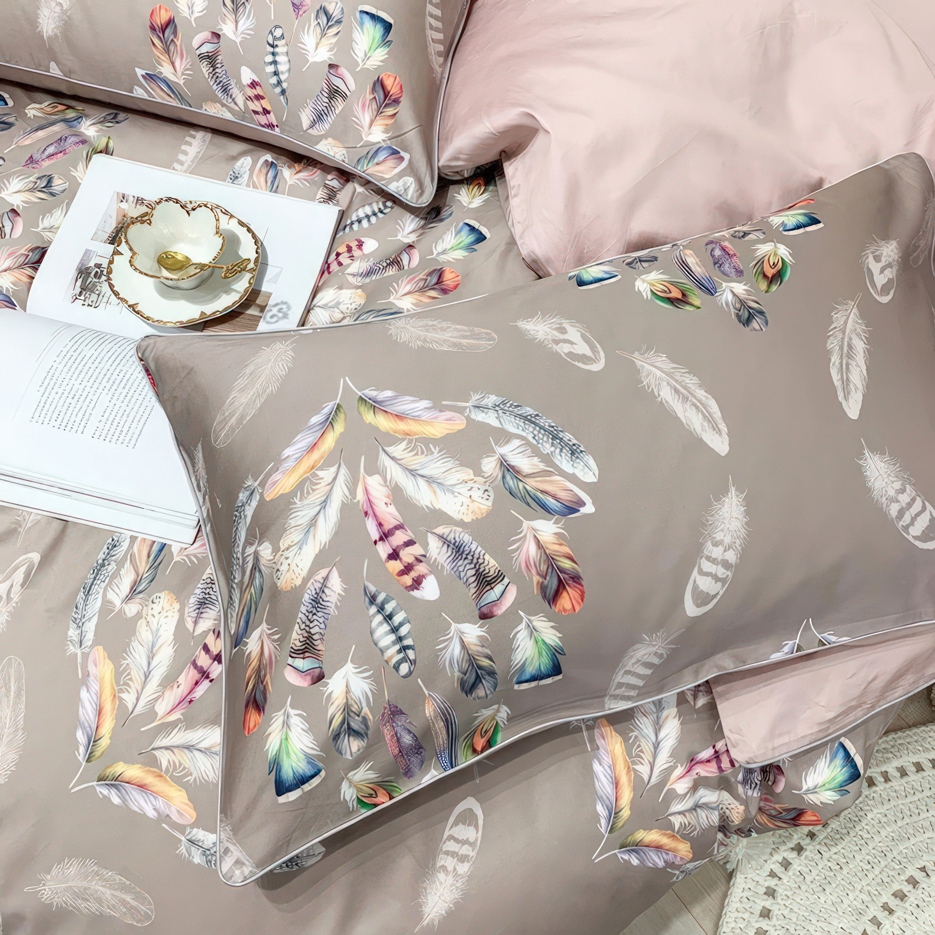 Light Feathers - Pillowcase Pair