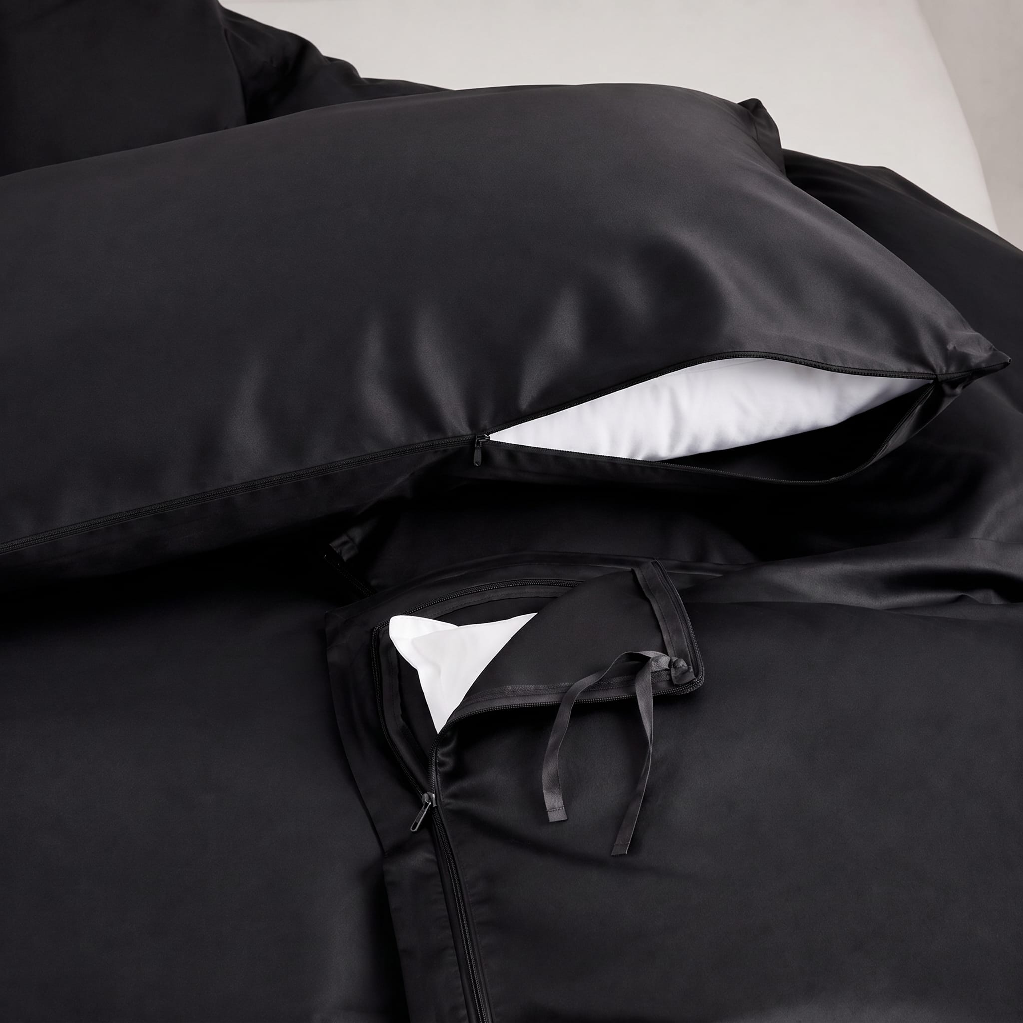 Hotel Black - Bedding Set (Easy Change)