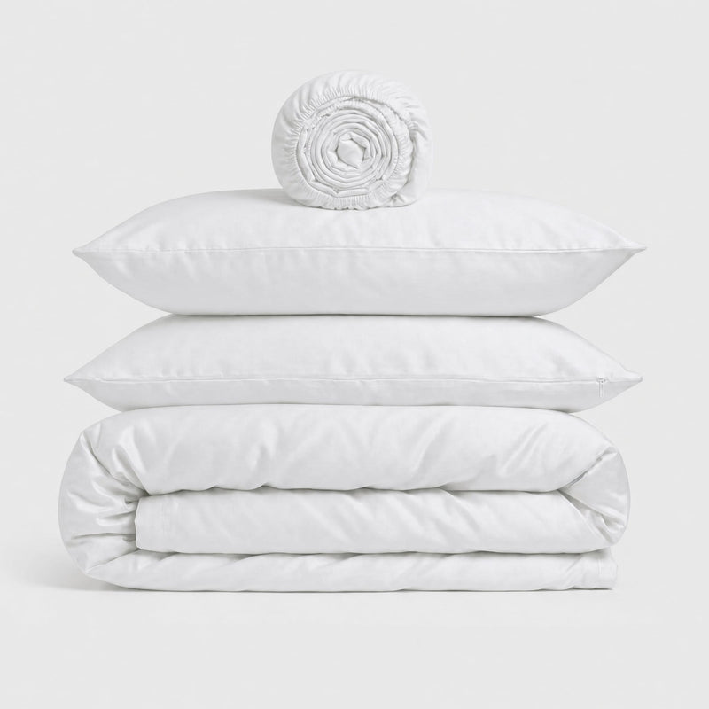 Hotel White Easy Change bedding set, folded: duvet cover, two pillowcases and a rolled fitted sheet