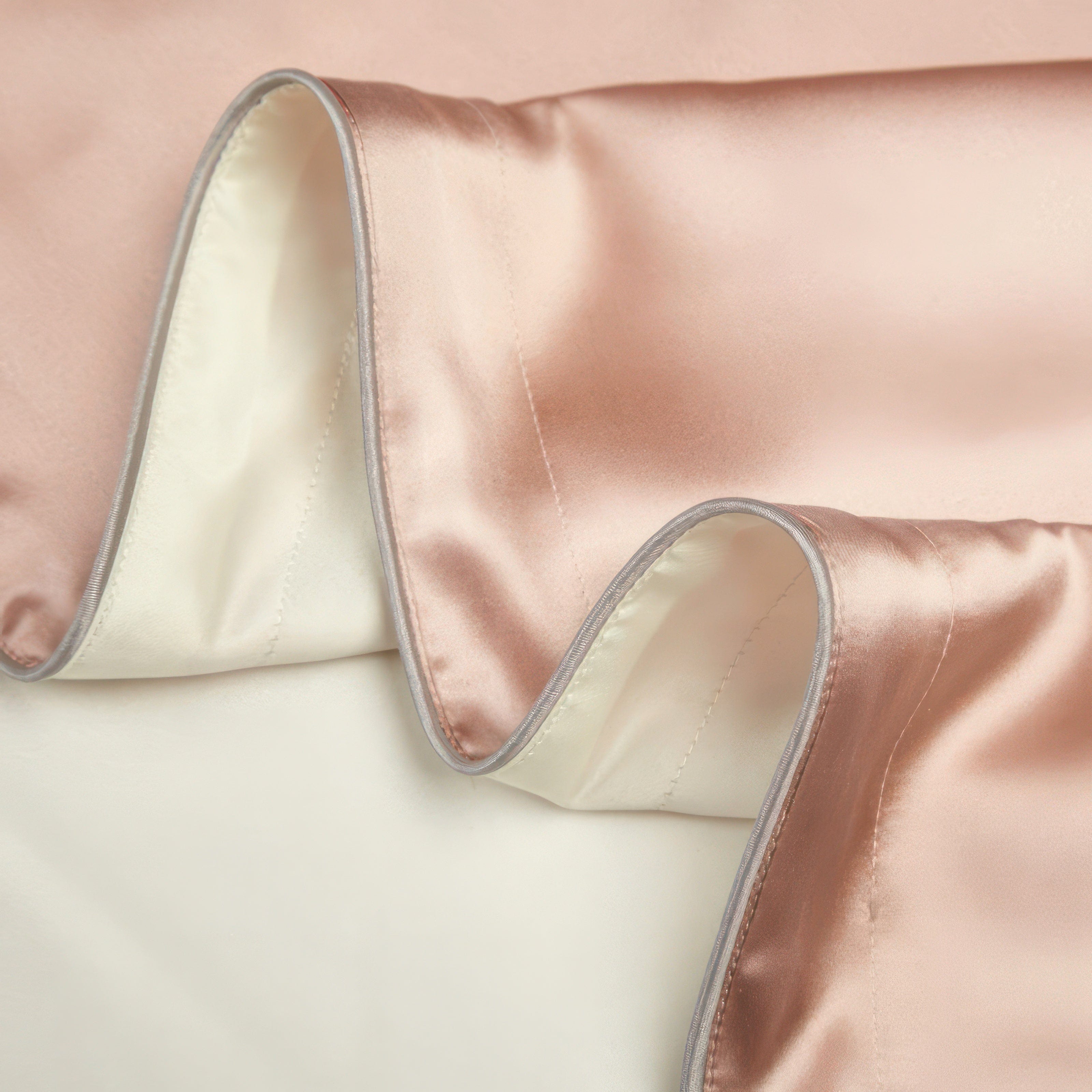 Belle - Silk Pillowcase