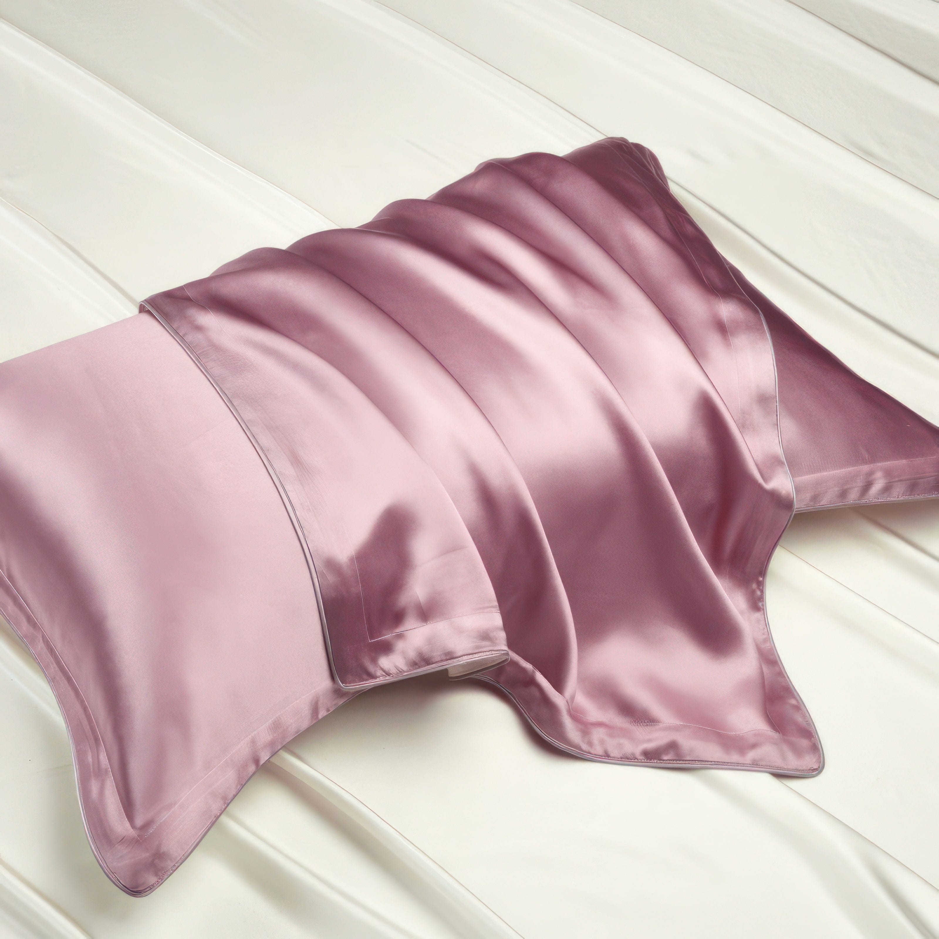 Belle - Silk Pillowcase