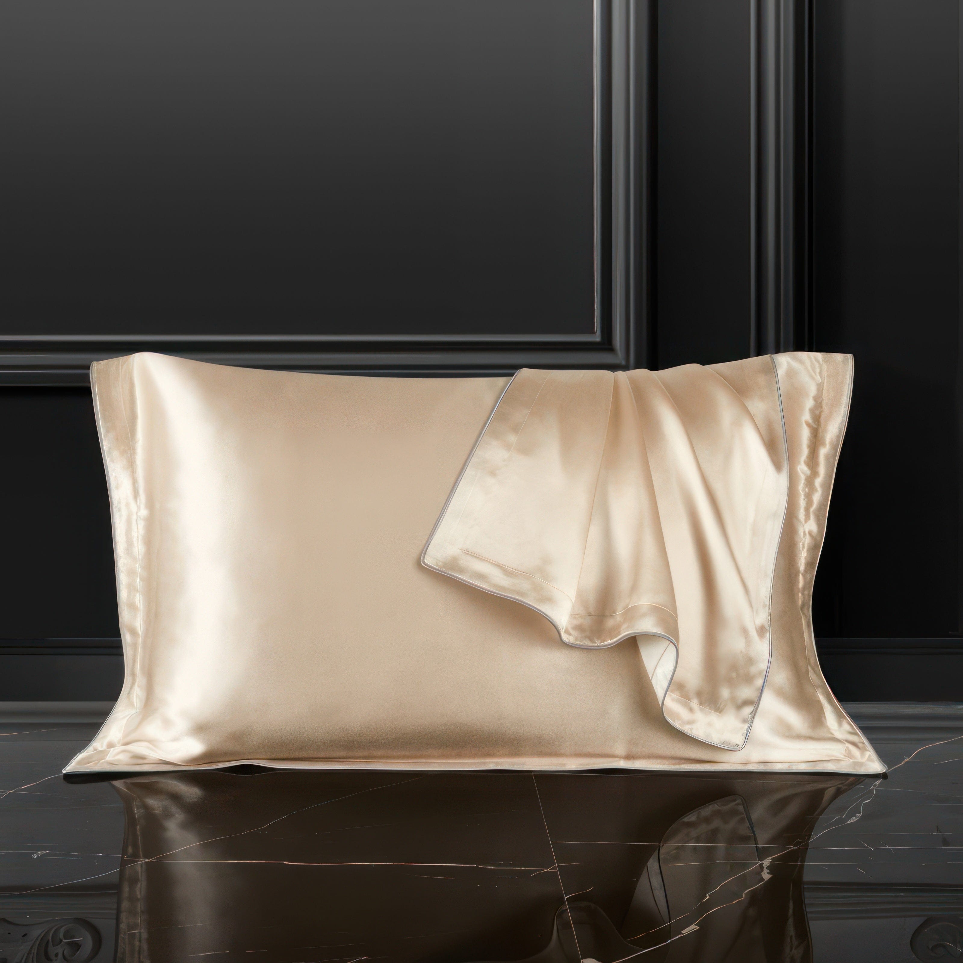 Belle - Silk Pillowcase