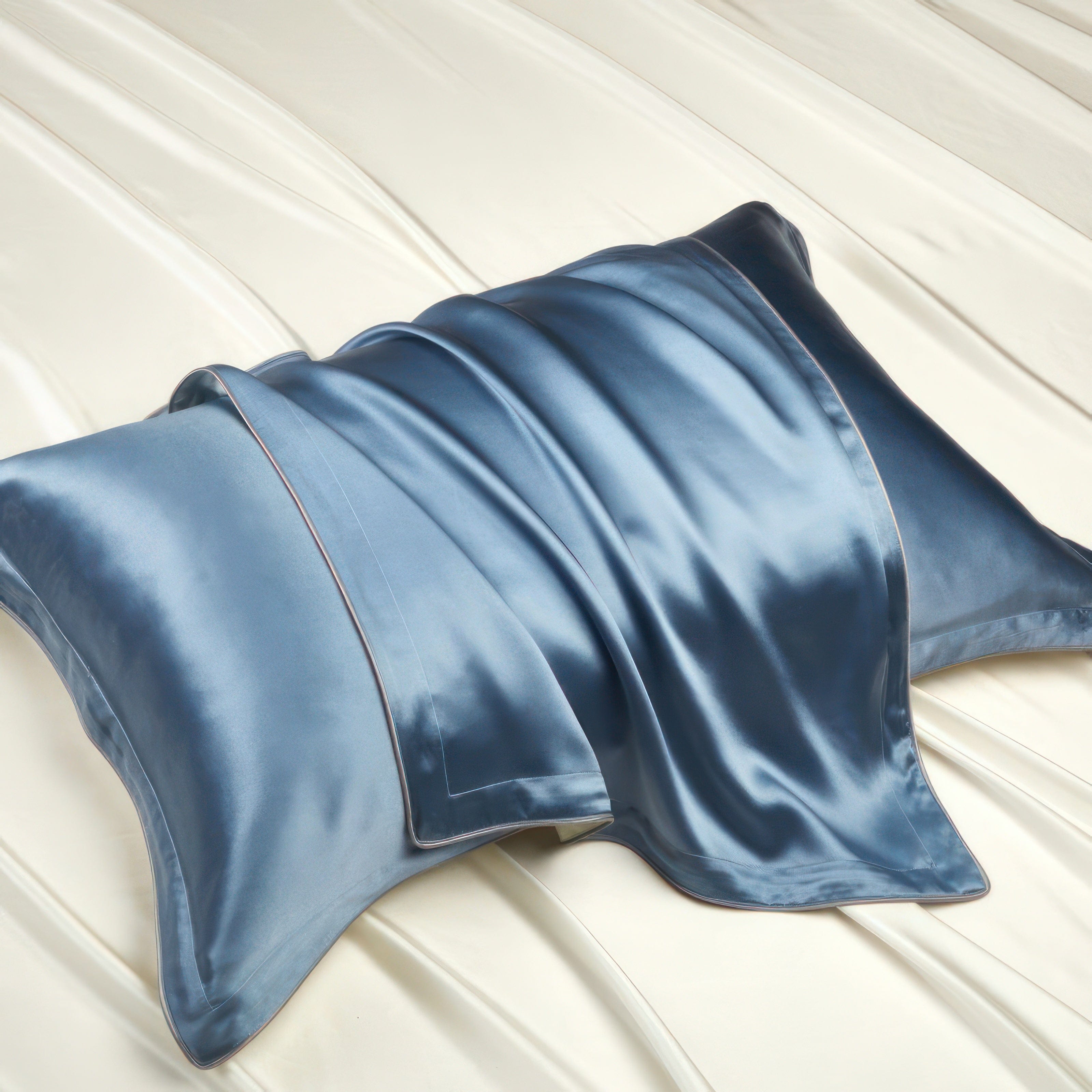 Belle Blue - Silk Pillowcase