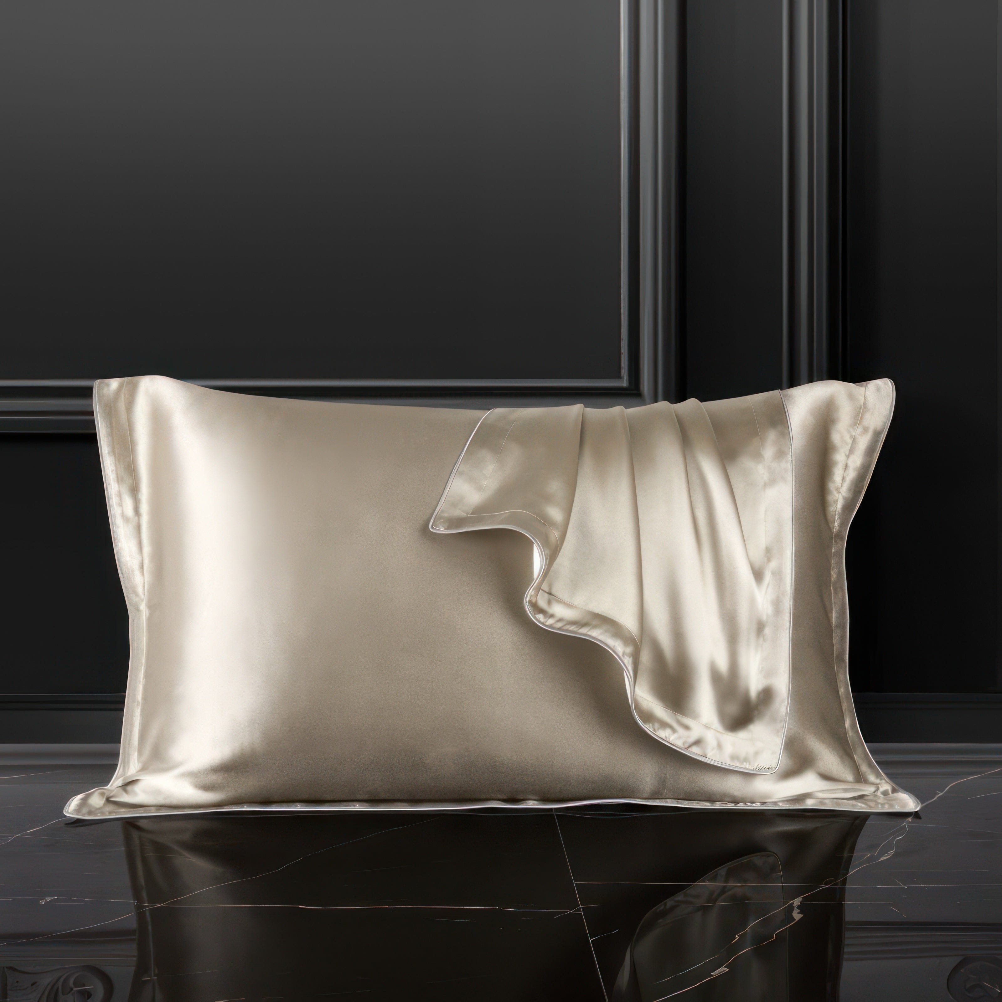 Belle - Silk Pillowcase