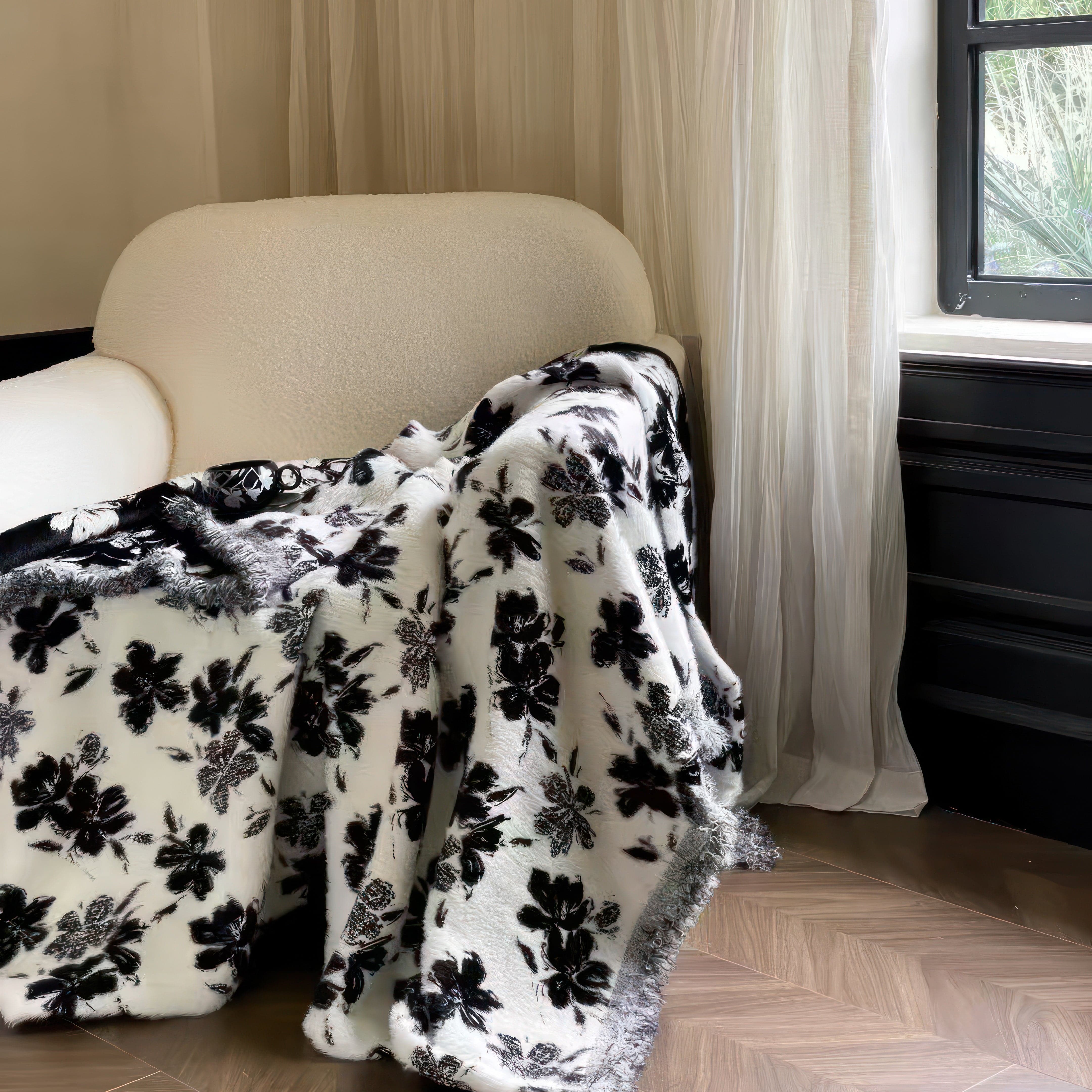 Noir Bloom Blanket