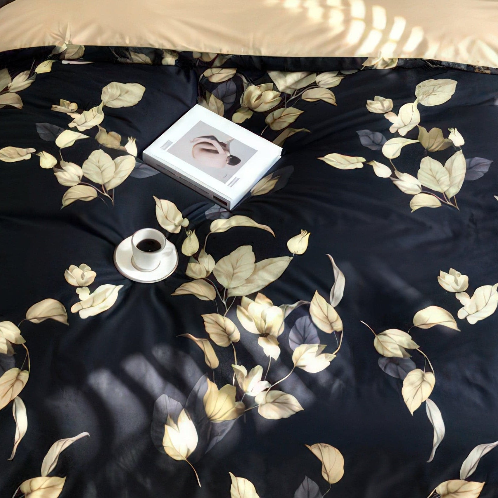 Gold Leaves - Bedding Set